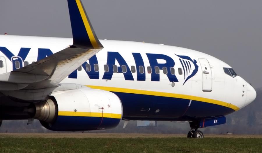Ryanair stracił w rok prawie miliard euro